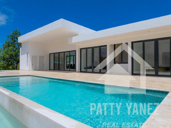 3 Bedroom Villa in New Residential Hillside Community