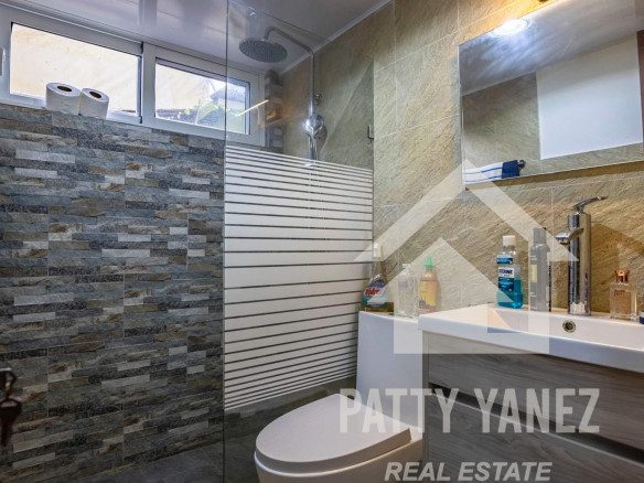 Departamento de 1 recámara con patio trasero privado y jacuzzi, a unos pasos de la playa de Cabarete