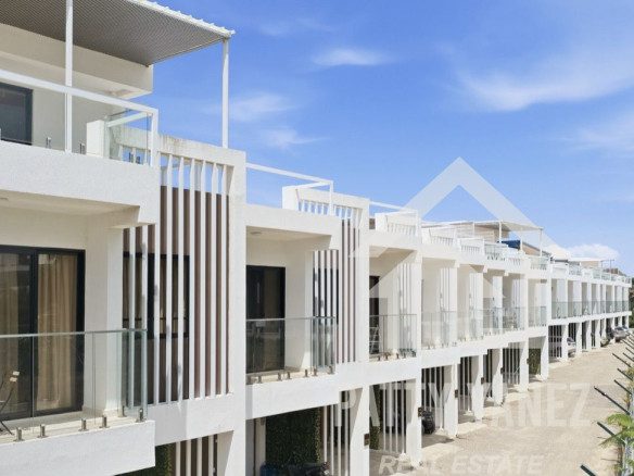 Turnkey 4-Bedroom Townhouse with Private Pool in Perla Marina