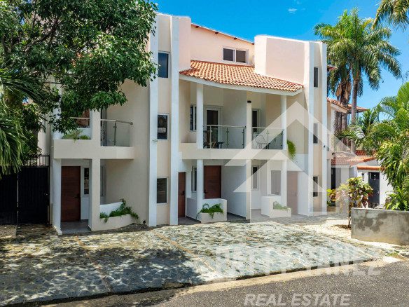 Departamento de 1 recámara con patio trasero privado y jacuzzi, a unos pasos de la playa de Cabarete