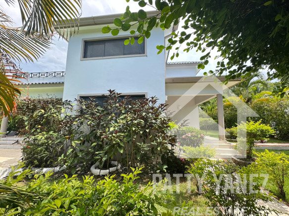 Villa amueblada de 3 dormitorios con piscina privada cerca de las playas de Sosúa