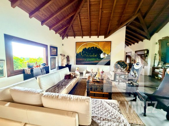 5-Bedroom Villa in Las Terrenas, Samaná with Panoramic View