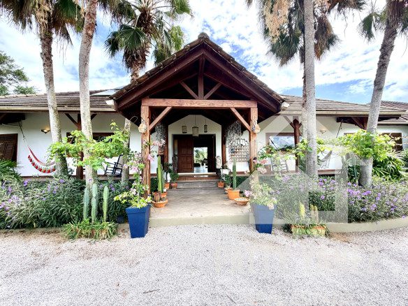 5-Bedroom Villa in Las Terrenas, Samaná with Panoramic View