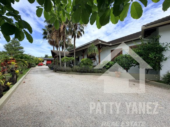 5-Bedroom Villa in Las Terrenas, Samaná with Panoramic View