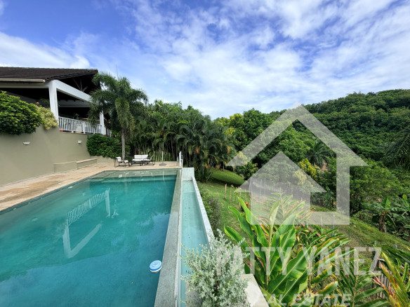 5-Bedroom Villa in Las Terrenas, Samaná with Panoramic View