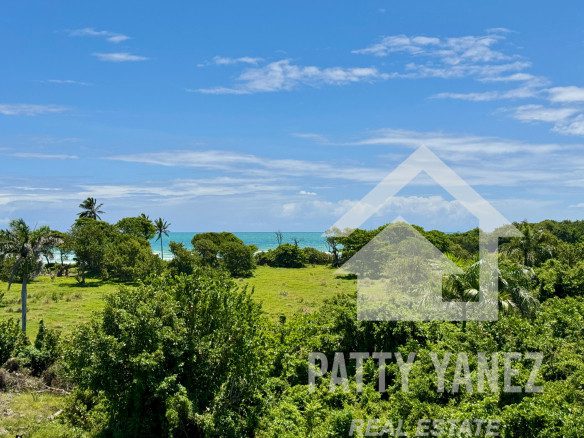 2-Bedroom Condo with Ocean View in Playa Encuentro