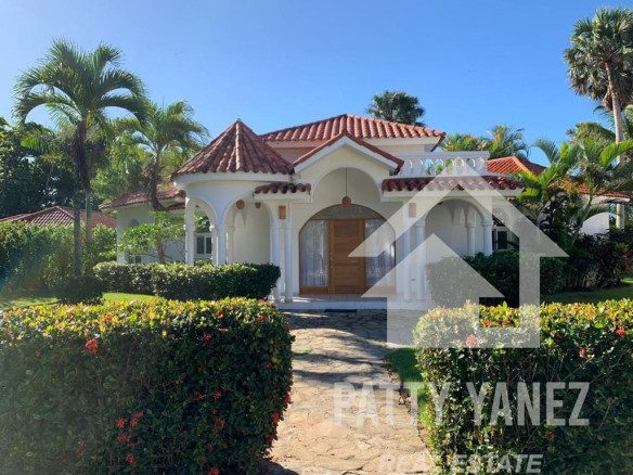 3-Bedroom Villa with Guest House in Playa Encuentro