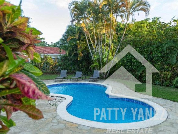 3-Bedroom Villa with Guest House in Playa Encuentro