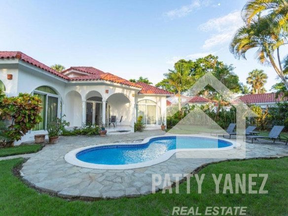 3-Bedroom Villa with Guest House in Playa Encuentro