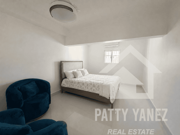 Villa de 5 recámaras con jardín privado y piscina
