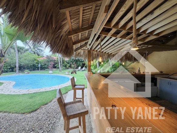 Hotel boutique en venta en Playa Encuentro con 9 suites, piscina y ático