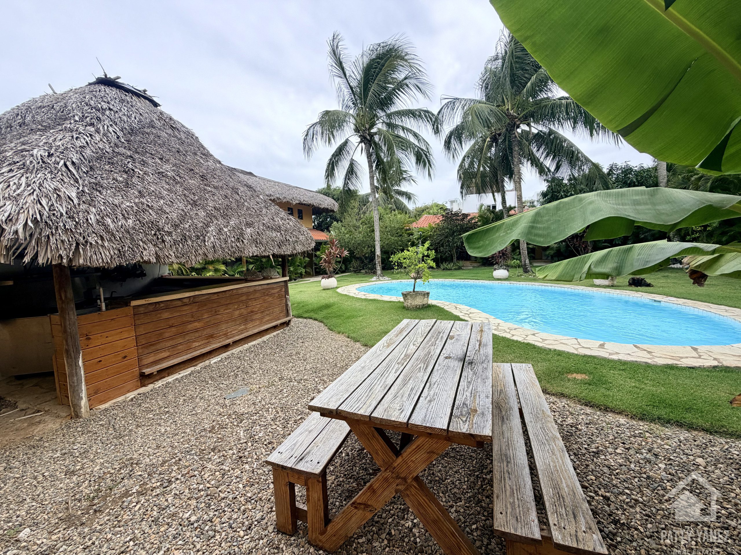 Hotel boutique en venta en Playa Encuentro con 9 suites, piscina y ático