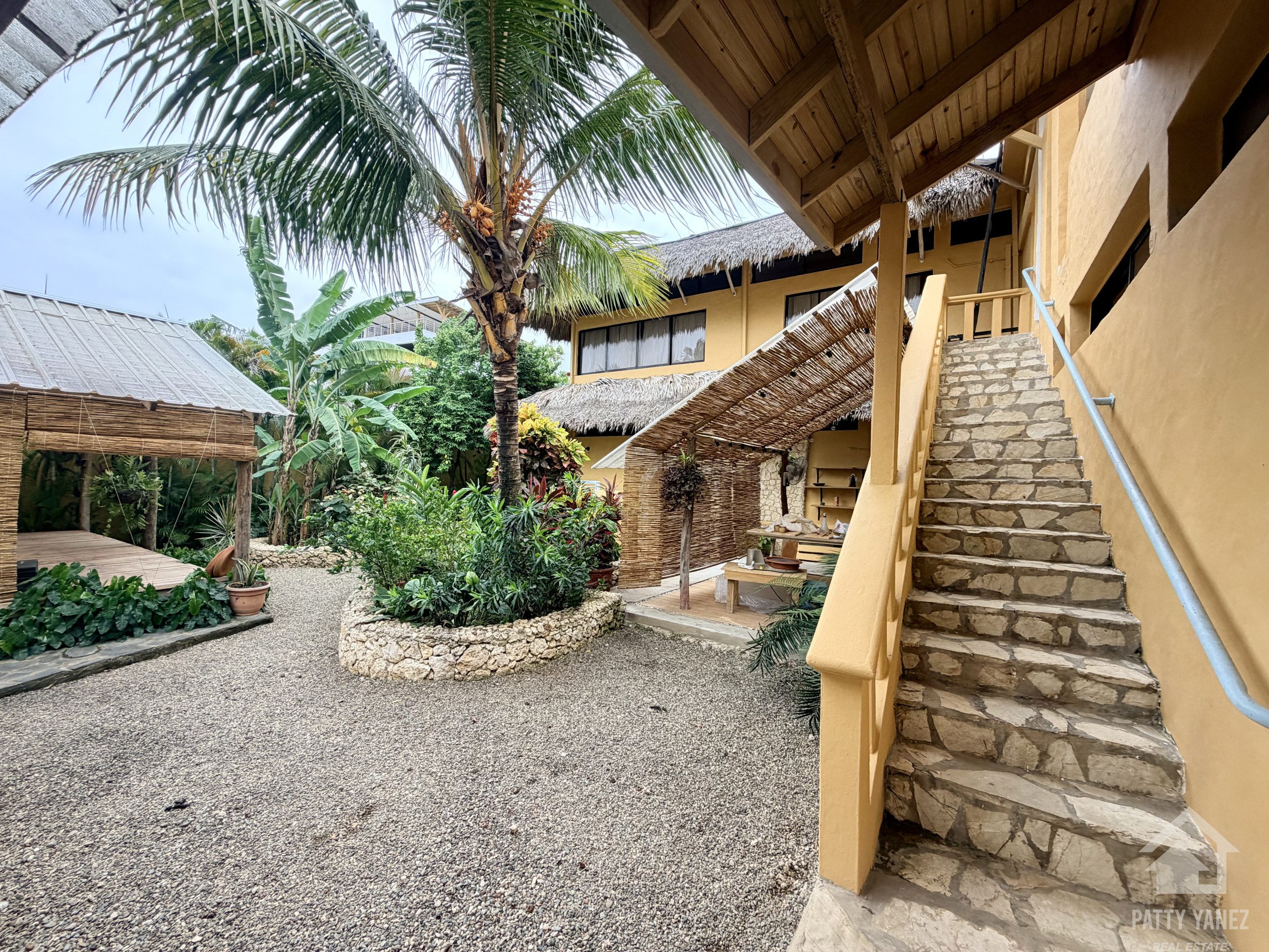 Hotel boutique en venta en Playa Encuentro con 9 suites, piscina y ático