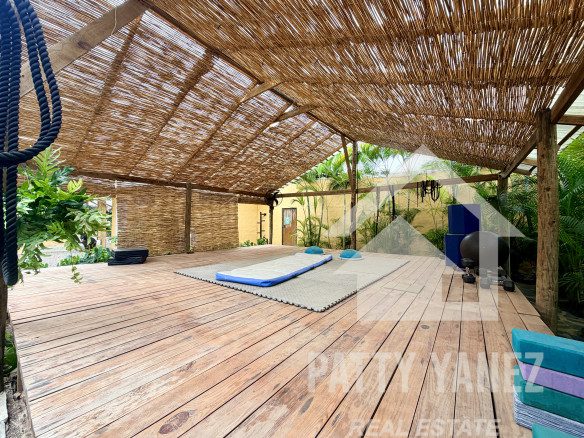 Hotel boutique en venta en Playa Encuentro con 9 suites, piscina y ático