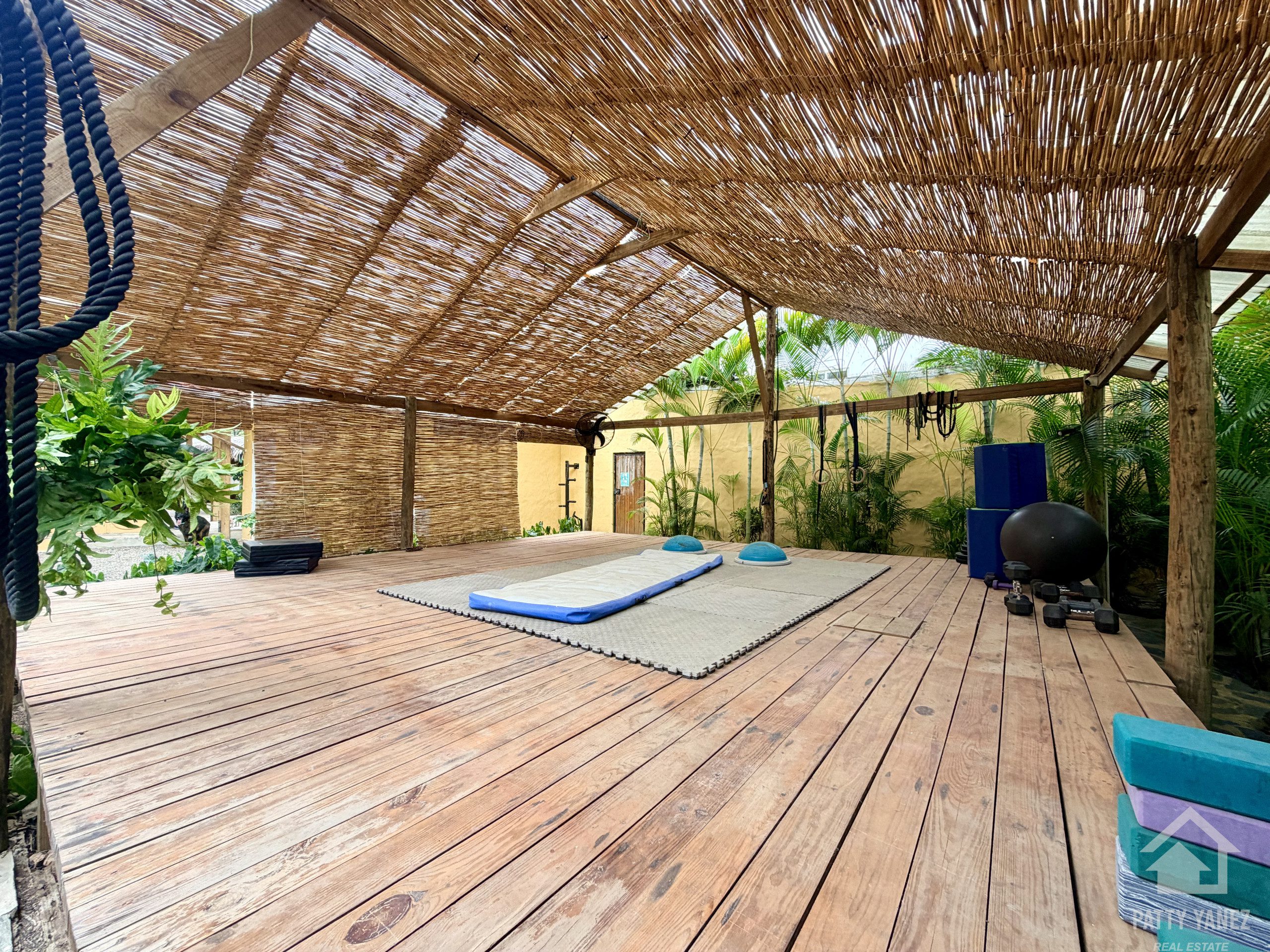 Hotel boutique en venta en Playa Encuentro con 9 suites, piscina y ático