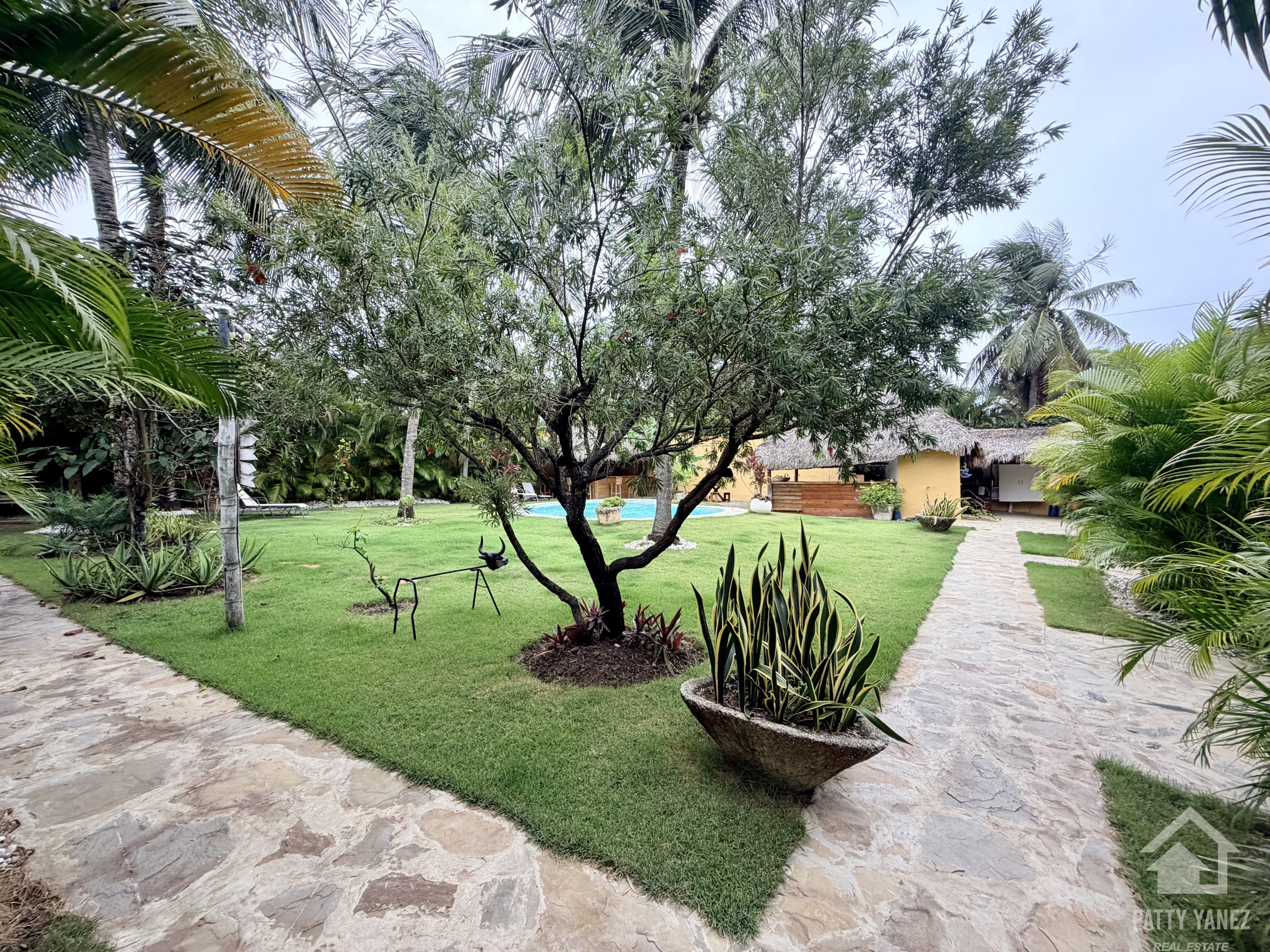 Hotel boutique en venta en Playa Encuentro con 9 suites, piscina y ático
