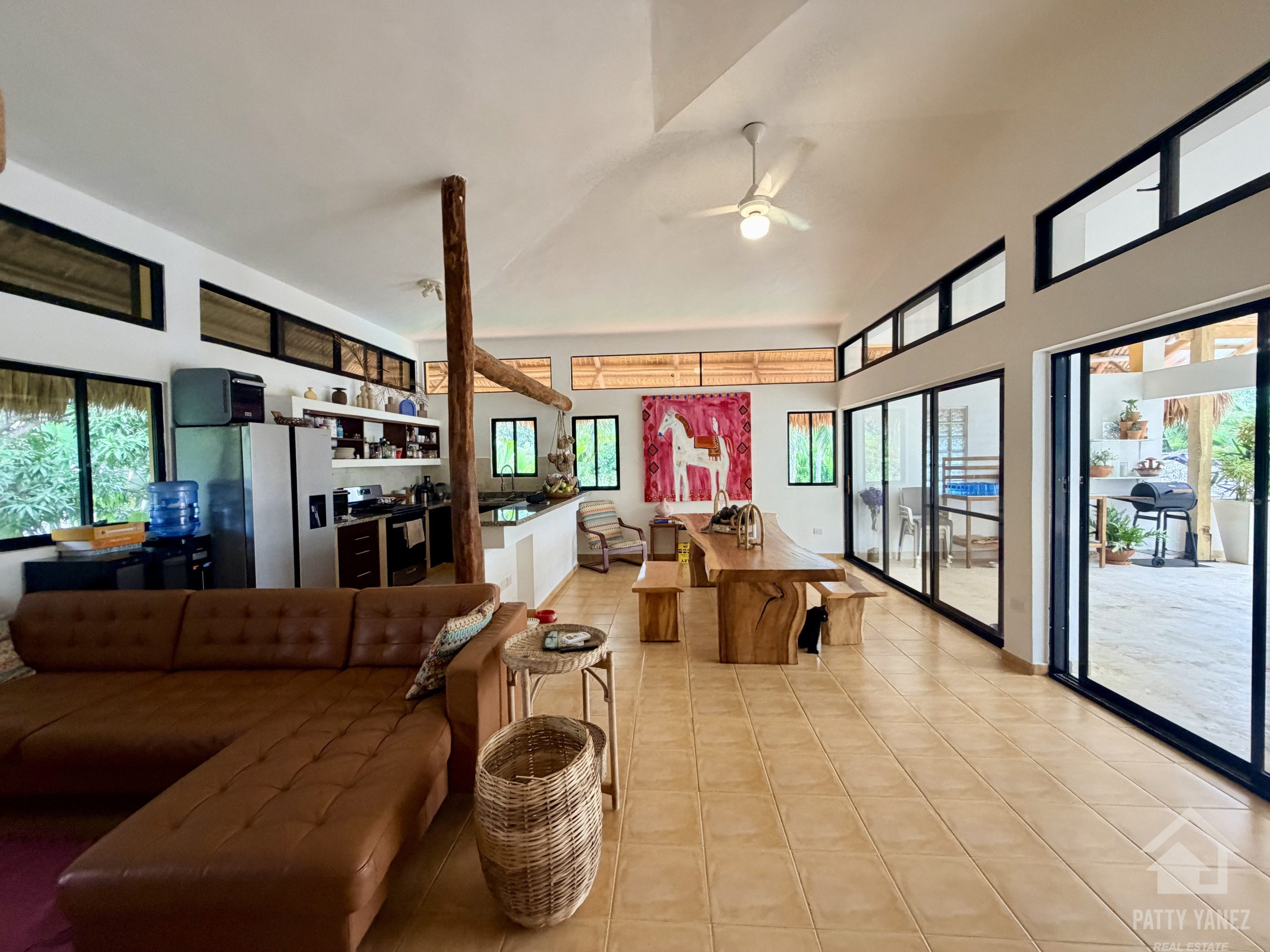 Hotel boutique en venta en Playa Encuentro con 9 suites, piscina y ático