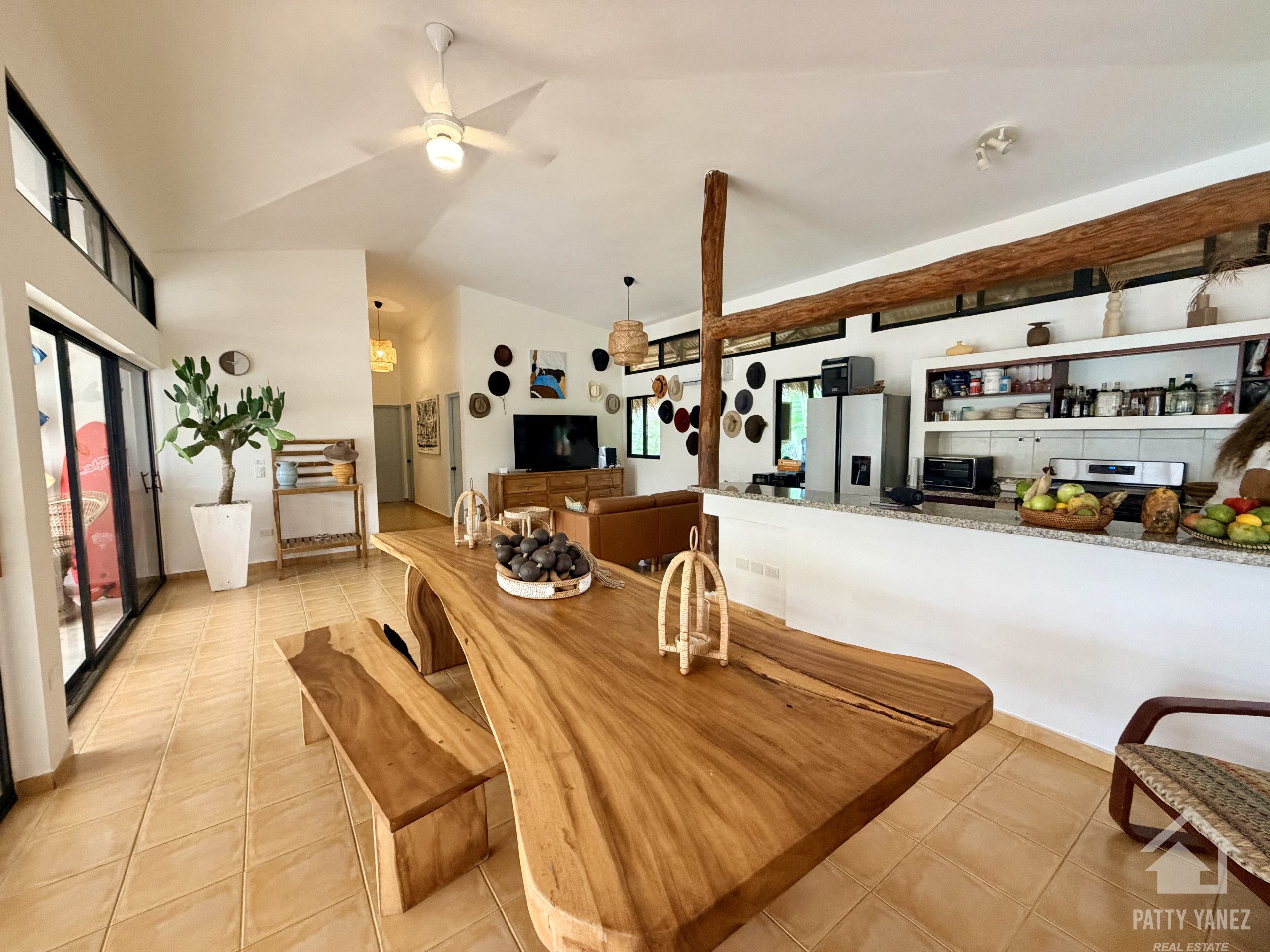 Hotel boutique en venta en Playa Encuentro con 9 suites, piscina y ático