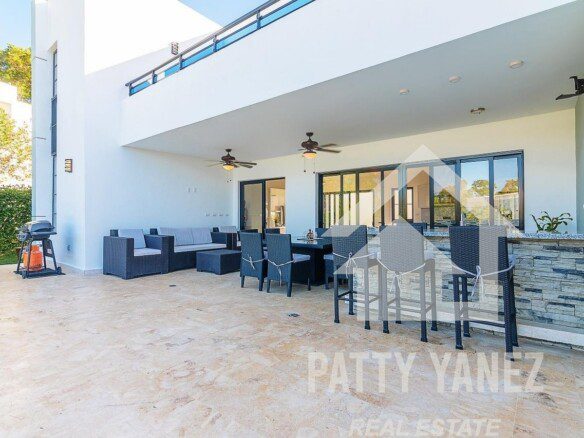 Spacious 4-Bedroom Villa in Sosúa Gated Community