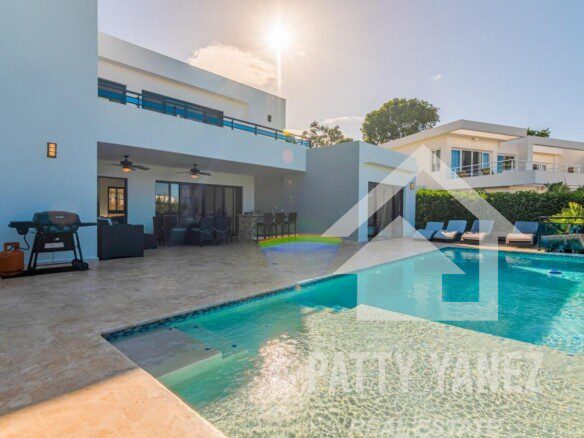 Spacious 4-Bedroom Villa in Sosúa Gated Community