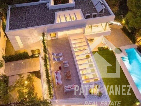 Modern 4-Bedroom Pre-Construction Villa, Walk to Beach