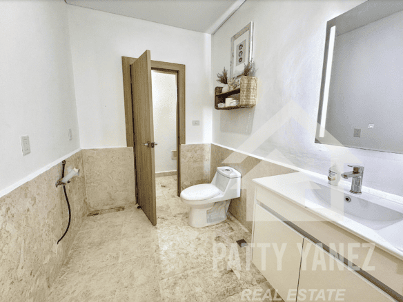 Beautifully Furnished 3-Bedroom Townhouse in Perla Marina close to the Beach