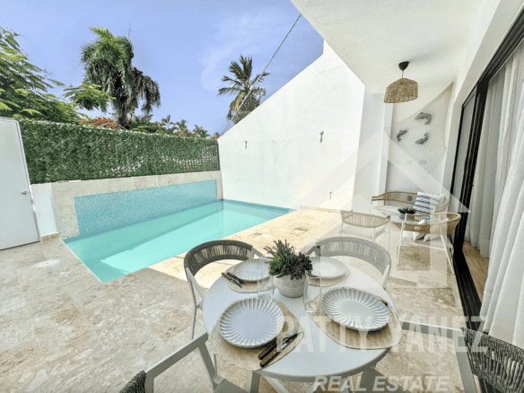 Beautifully Furnished 3-Bedroom Townhouse in Perla Marina close to the Beach