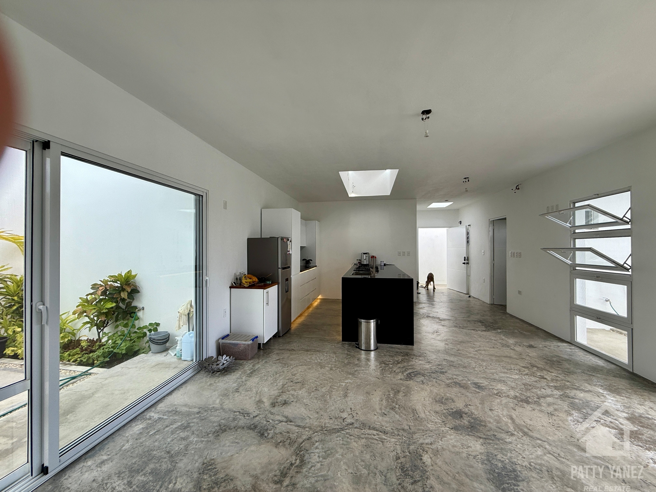 Modern Tropical Villa with Private Pool and Solar Energy System