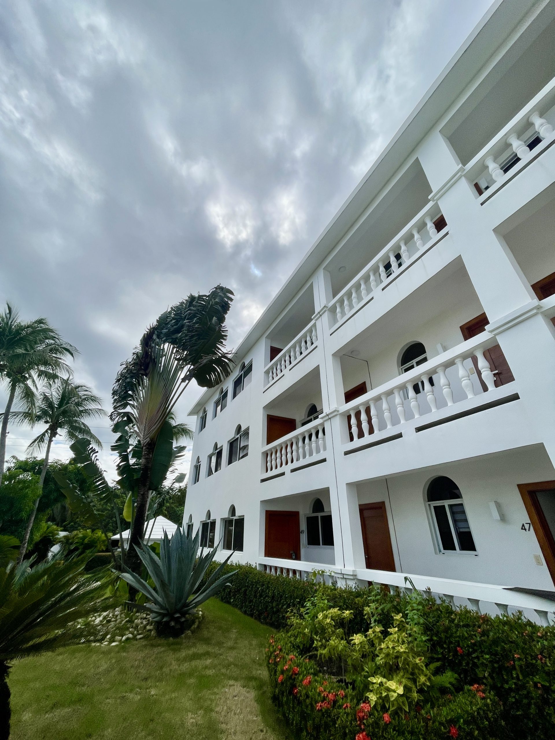 FOR SALE: STYLISH APARTMENT NEAR ENCUENTRO BEACH
