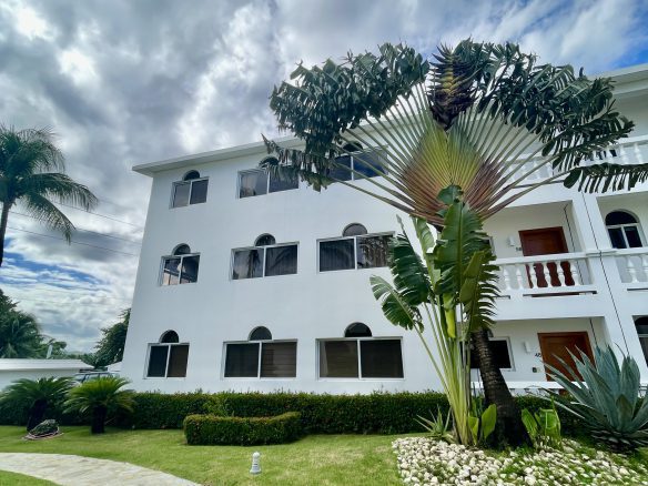 FOR SALE: STYLISH APARTMENT NEAR ENCUENTRO BEACH