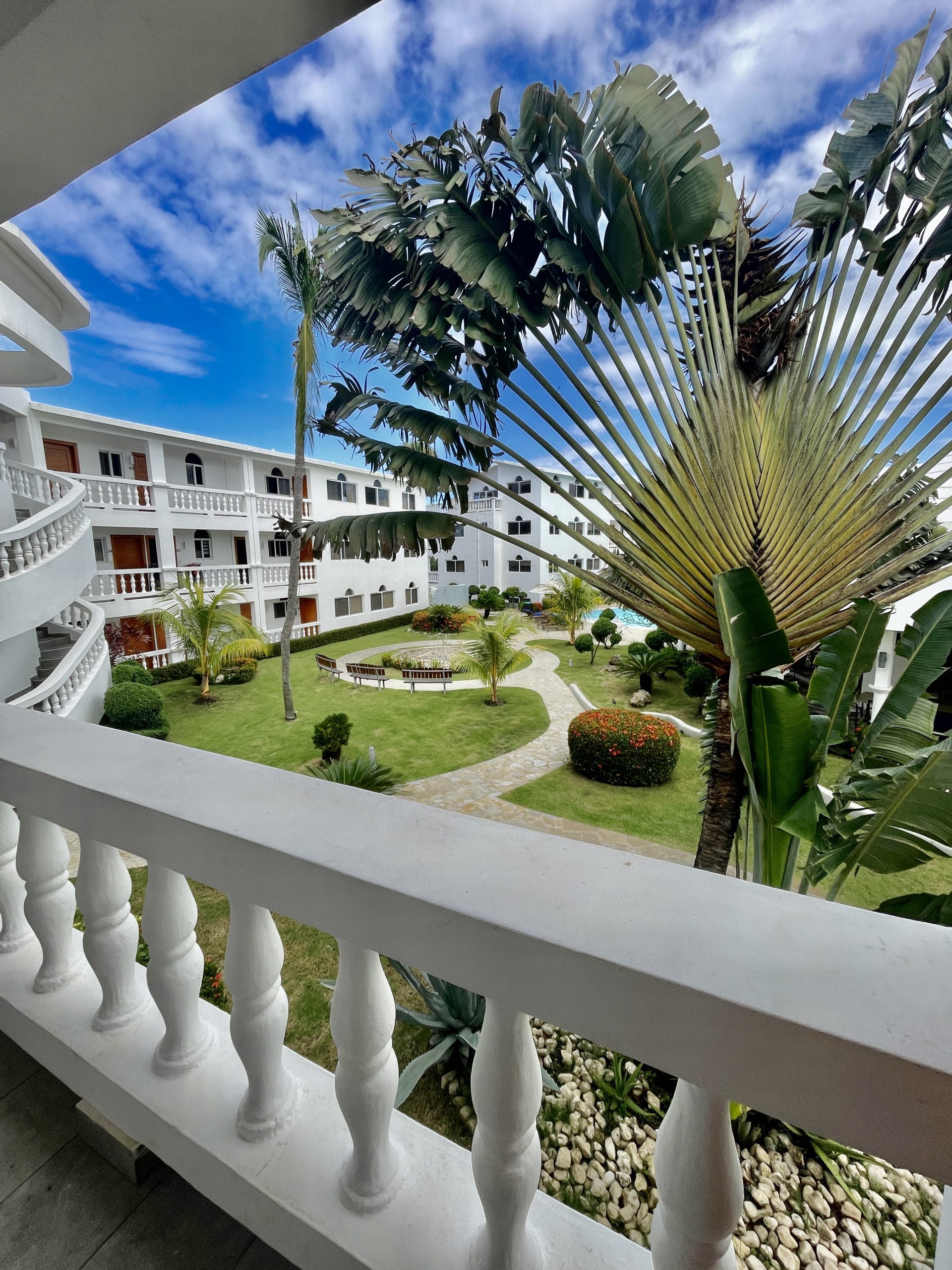 FOR SALE: STYLISH APARTMENT NEAR ENCUENTRO BEACH