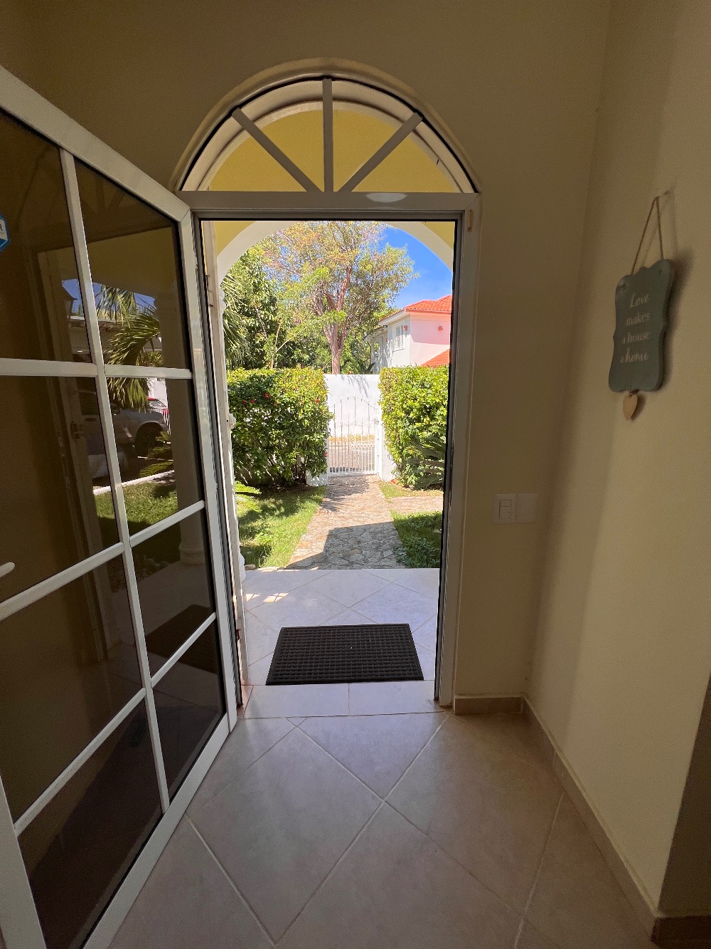 HERMOSA VILLA LISTA PARA VIVIR EN VENTA EN LA MULATA, CABARETE.