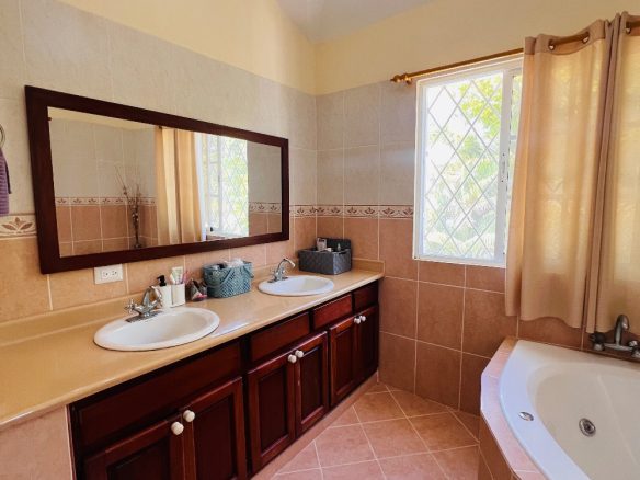 HERMOSA VILLA LISTA PARA VIVIR EN VENTA EN LA MULATA, CABARETE.