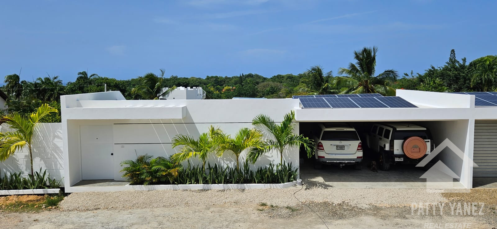 Modern Tropical Villa with Private Pool and Solar Energy System