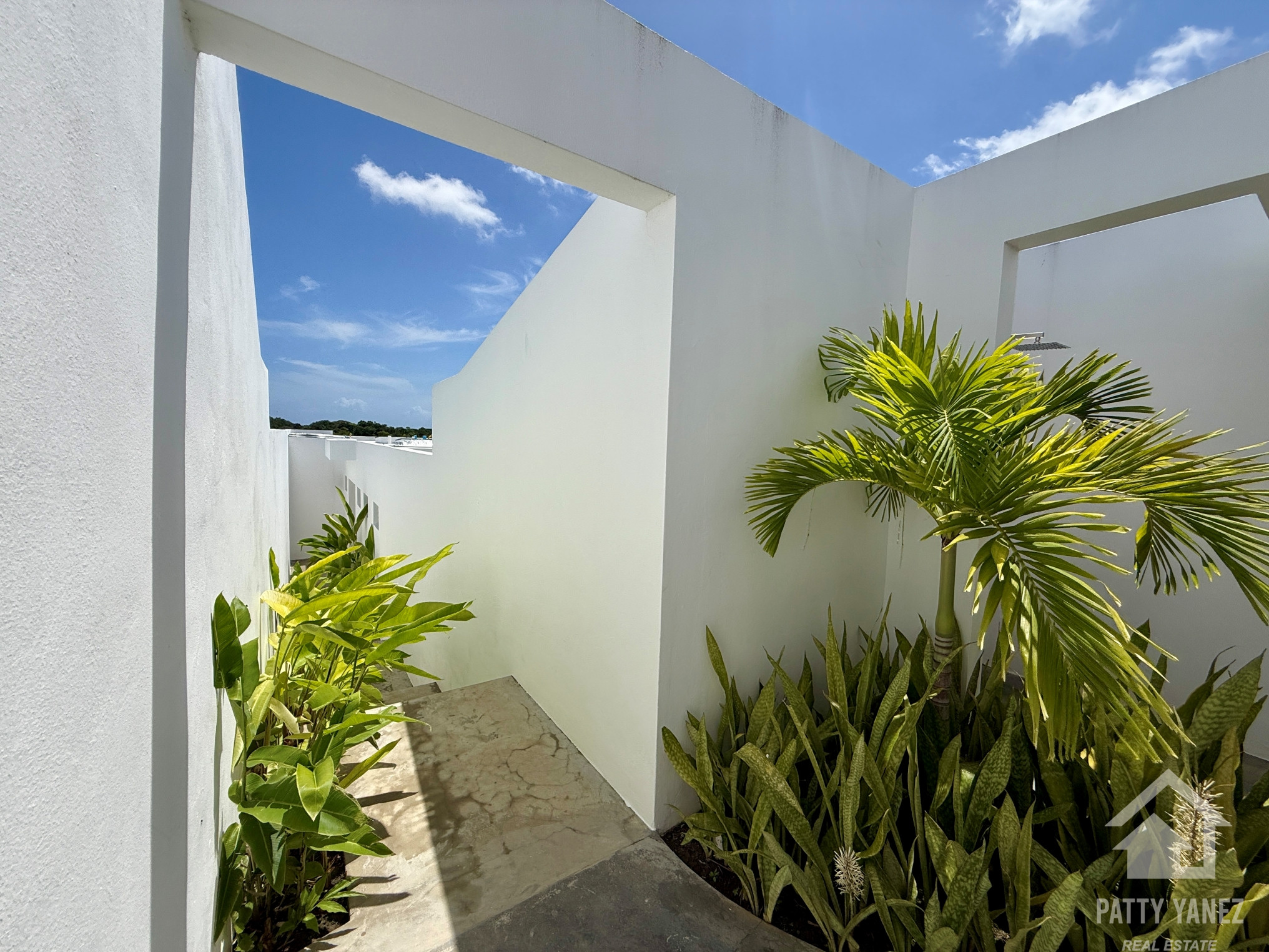 Modern Tropical Villa with Private Pool and Solar Energy System