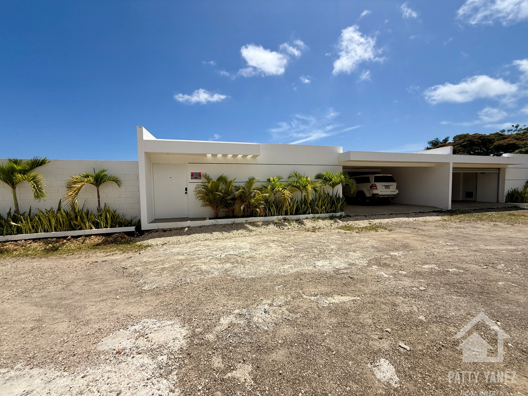 Modern Tropical Villa with Private Pool and Solar Energy System