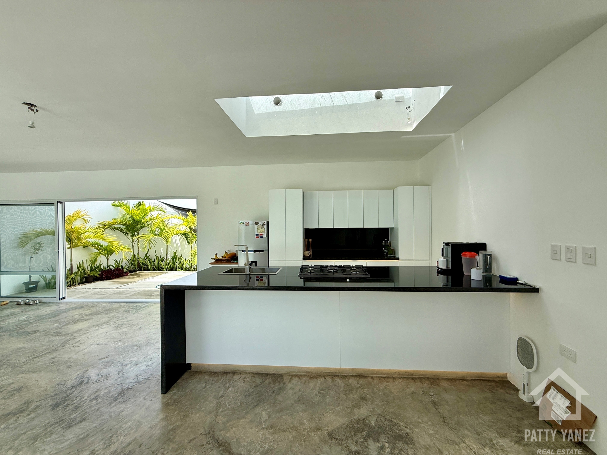Modern Tropical Villa with Private Pool and Solar Energy System
