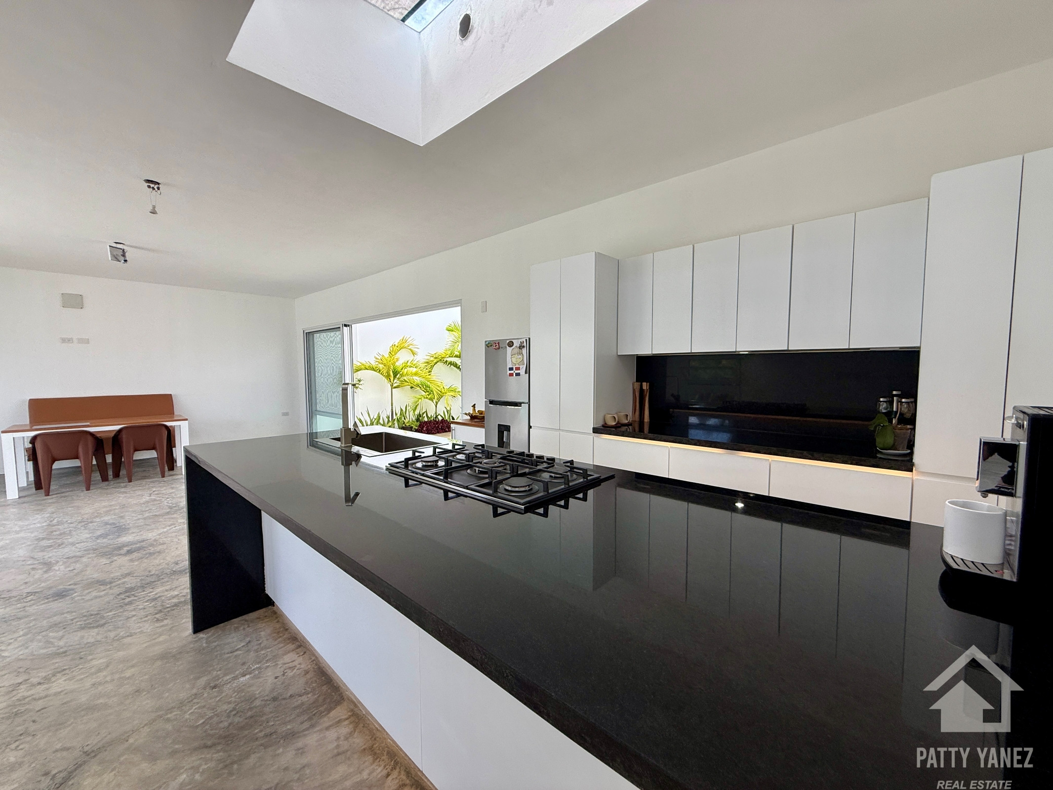 Modern Tropical Villa with Private Pool and Solar Energy System