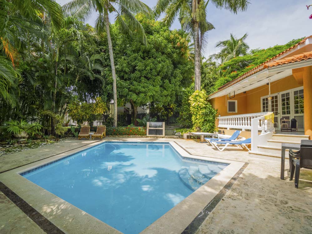 Oceanview 3-Bedroom Villa on a Prime Lot in Playa Encuentro