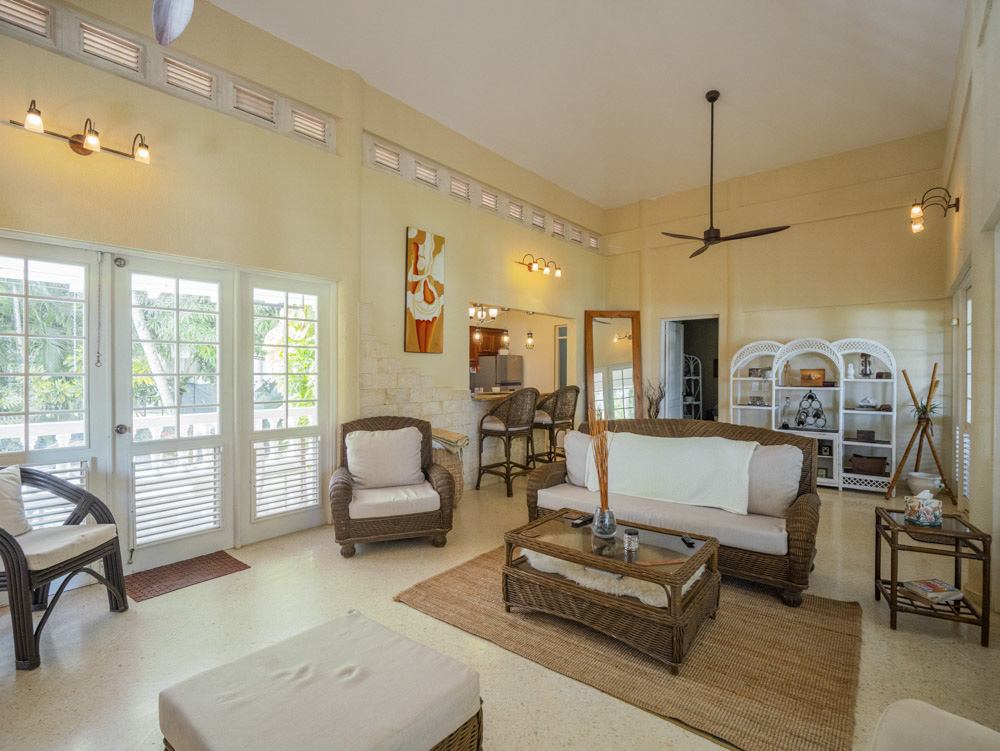 Oceanview 3-Bedroom Villa on a Prime Lot in Playa Encuentro