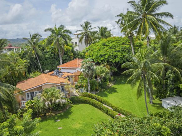 Oceanview 3-Bedroom Villa on a Prime Lot in Playa Encuentro