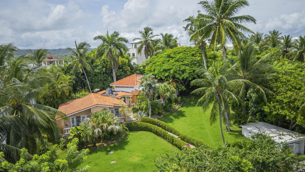 Oceanview 3-Bedroom Villa on a Prime Lot in Playa Encuentro
