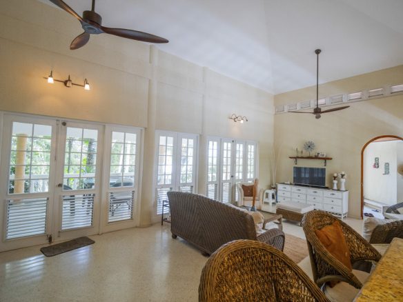 Oceanview 3-Bedroom Villa on a Prime Lot in Playa Encuentro