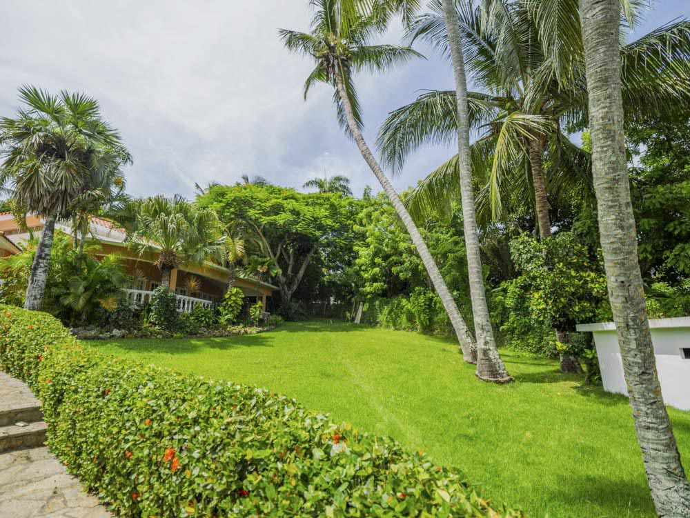 Oceanview 3-Bedroom Villa on a Prime Lot in Playa Encuentro
