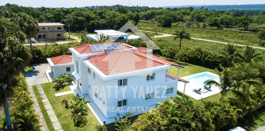 Villa de lujo en venta cerca de la playa, vivienda de 5 dormitorios