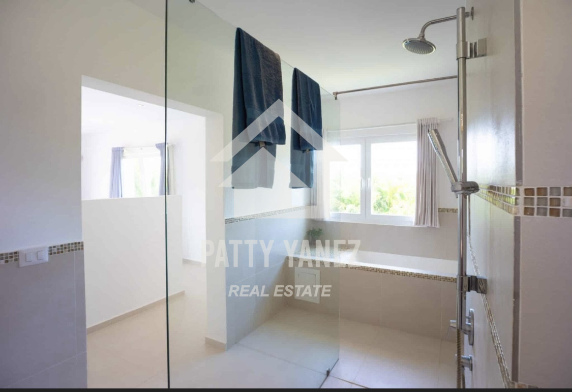 Villa de lujo en venta cerca de la playa, vivienda de 5 dormitorios