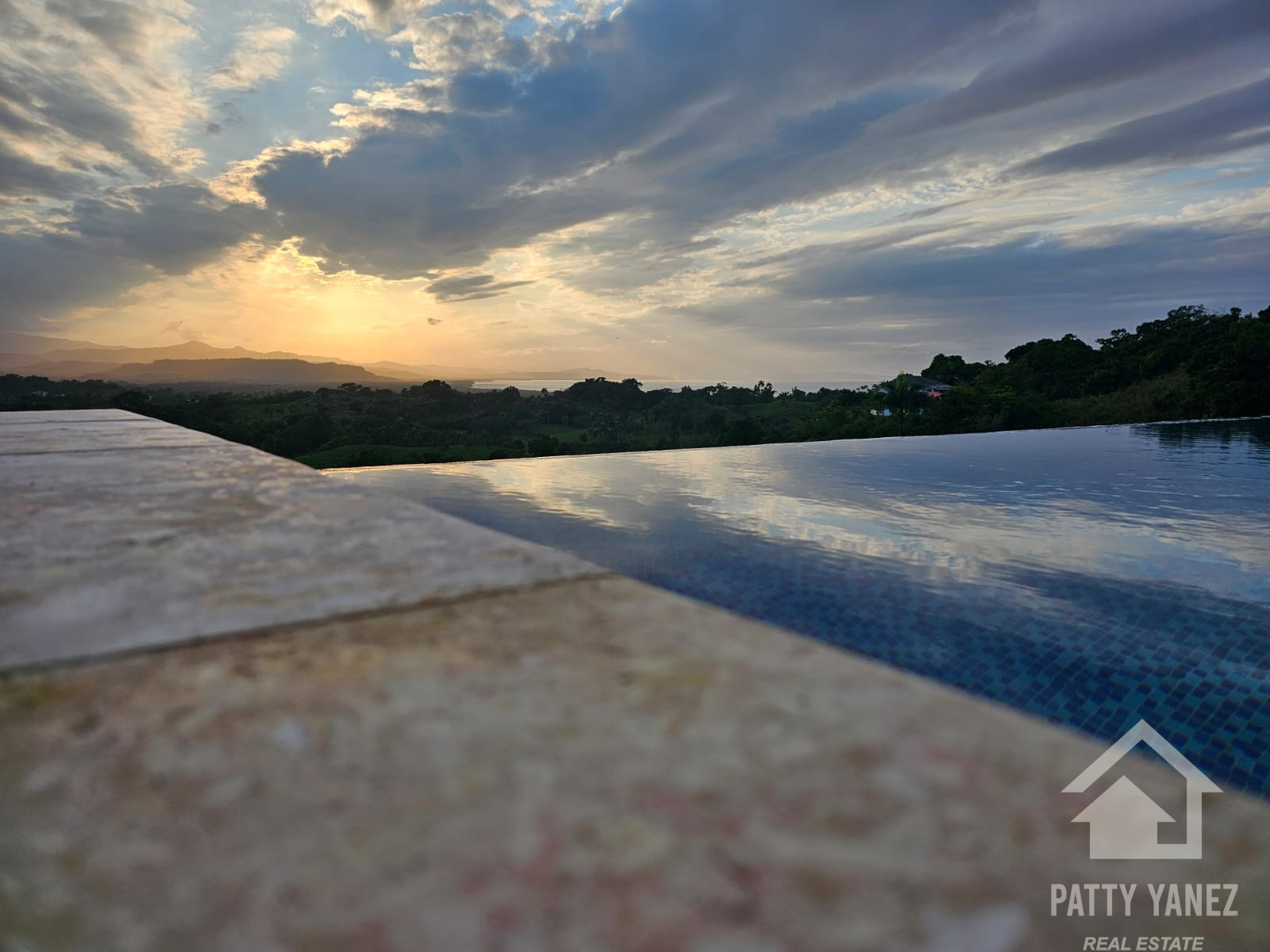 Modern 3-Bedroom Mountain Villa with Ocean Views in Río San Juan – USD 275,000