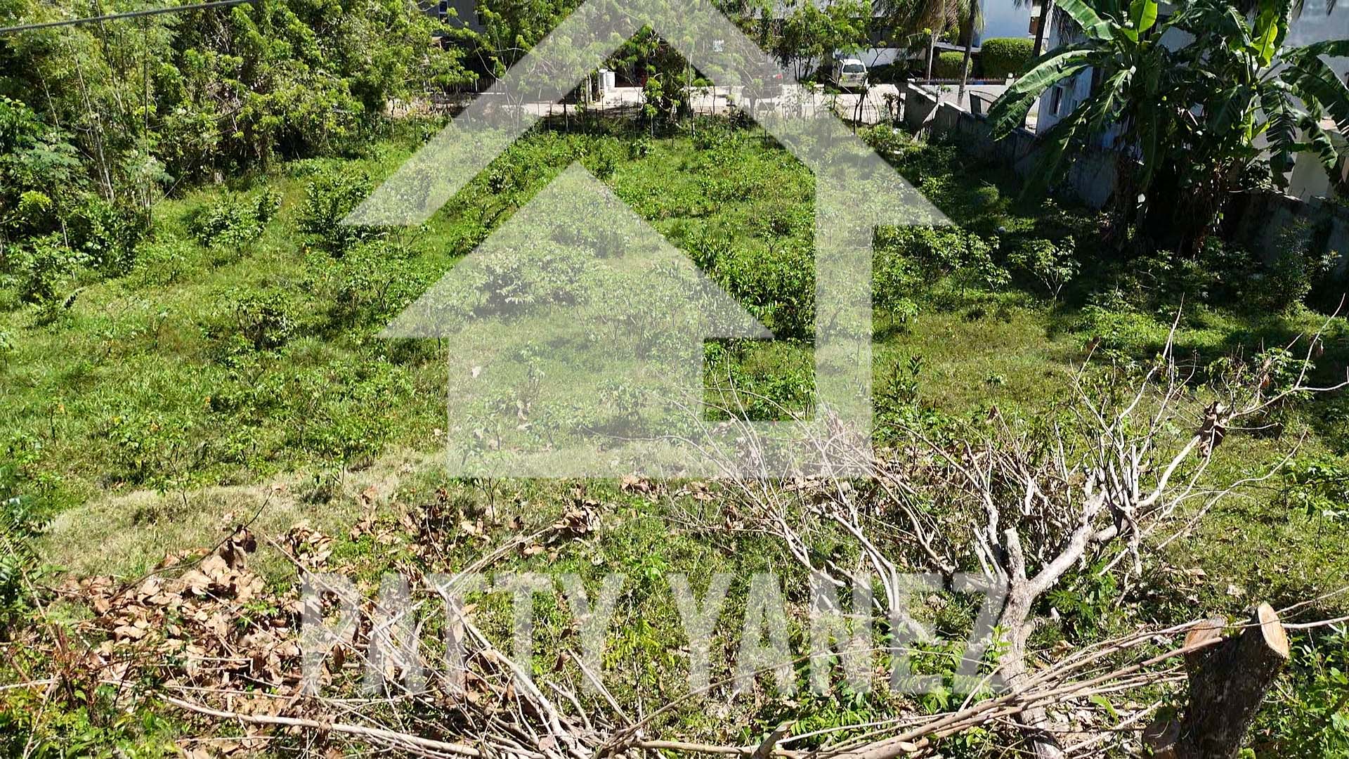 Lote grande en venta en Hideaway, Encuentro Beach – Tercera fila desde el mar