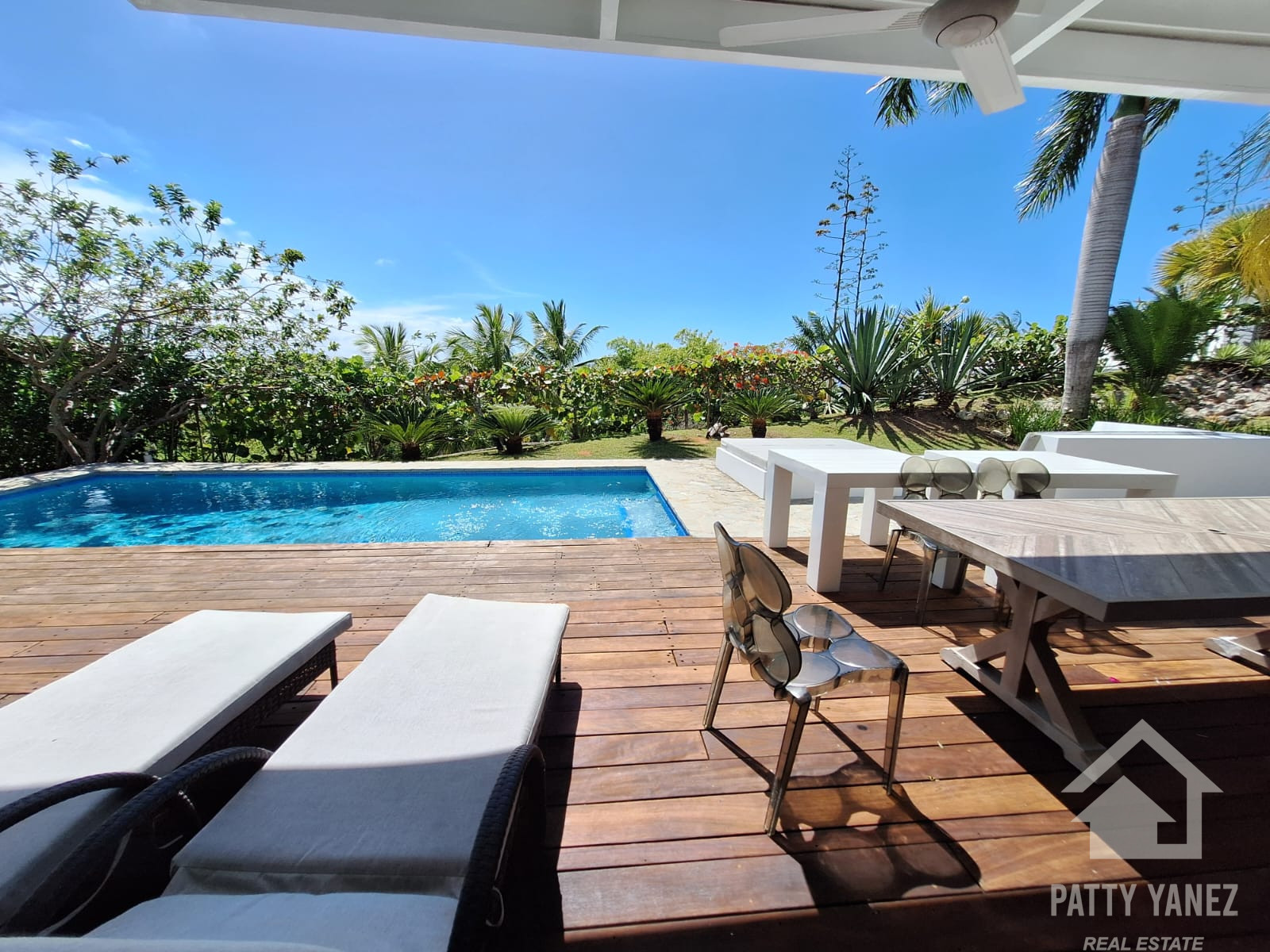 Villa tropical moderna en venta en la República Dominicana: oportunidad de inversión