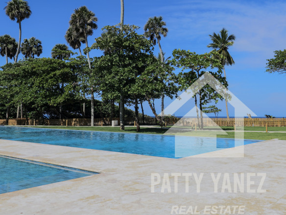 Luxury Beachfront Living – LAST UNITS AVAILABLE